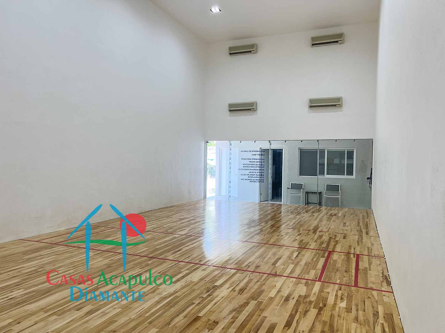 Casa Romance - Cancha de ráquetbol 1